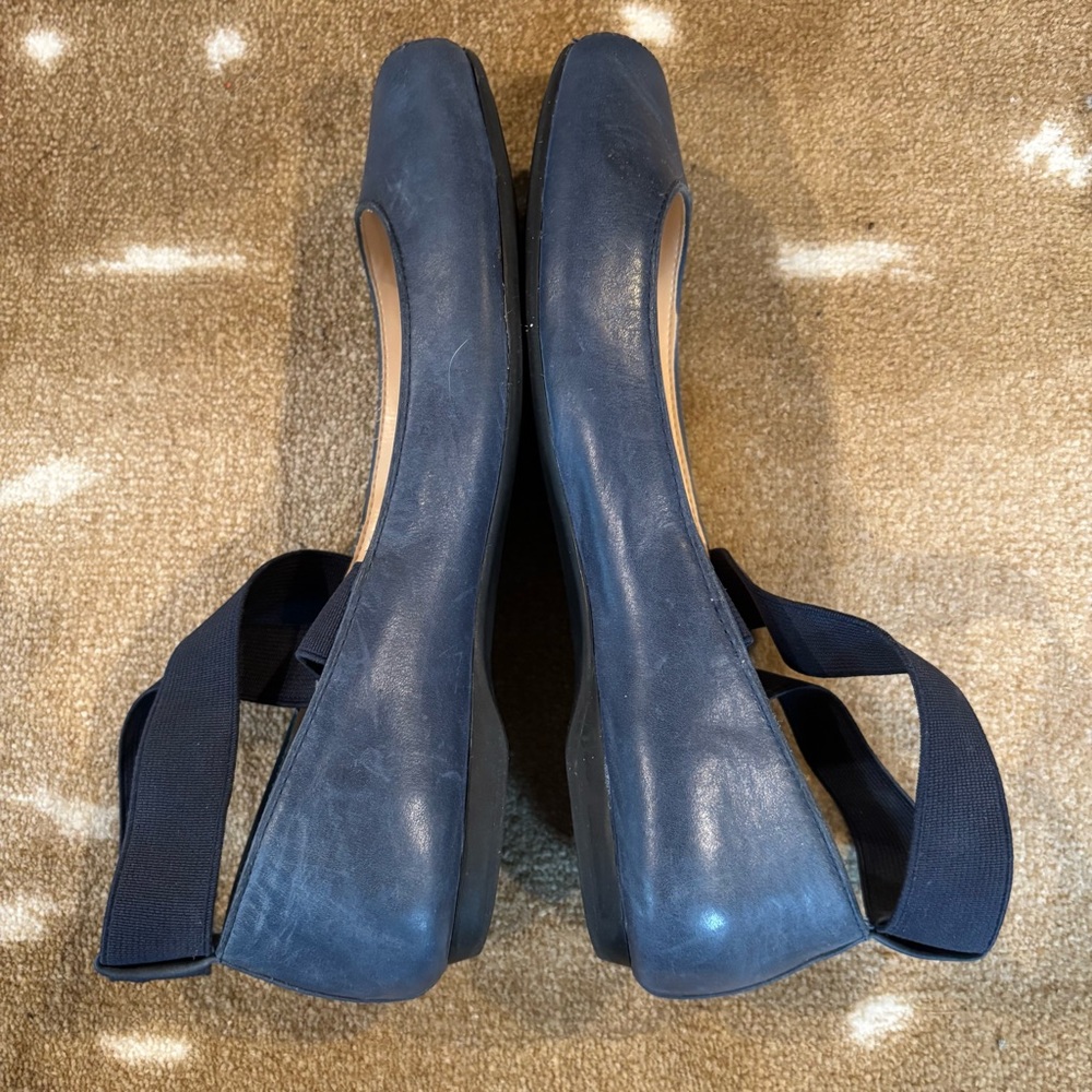 Jessica Simpson Leather Flats w/Elastic Ankle Strap - Picture 3 of 8